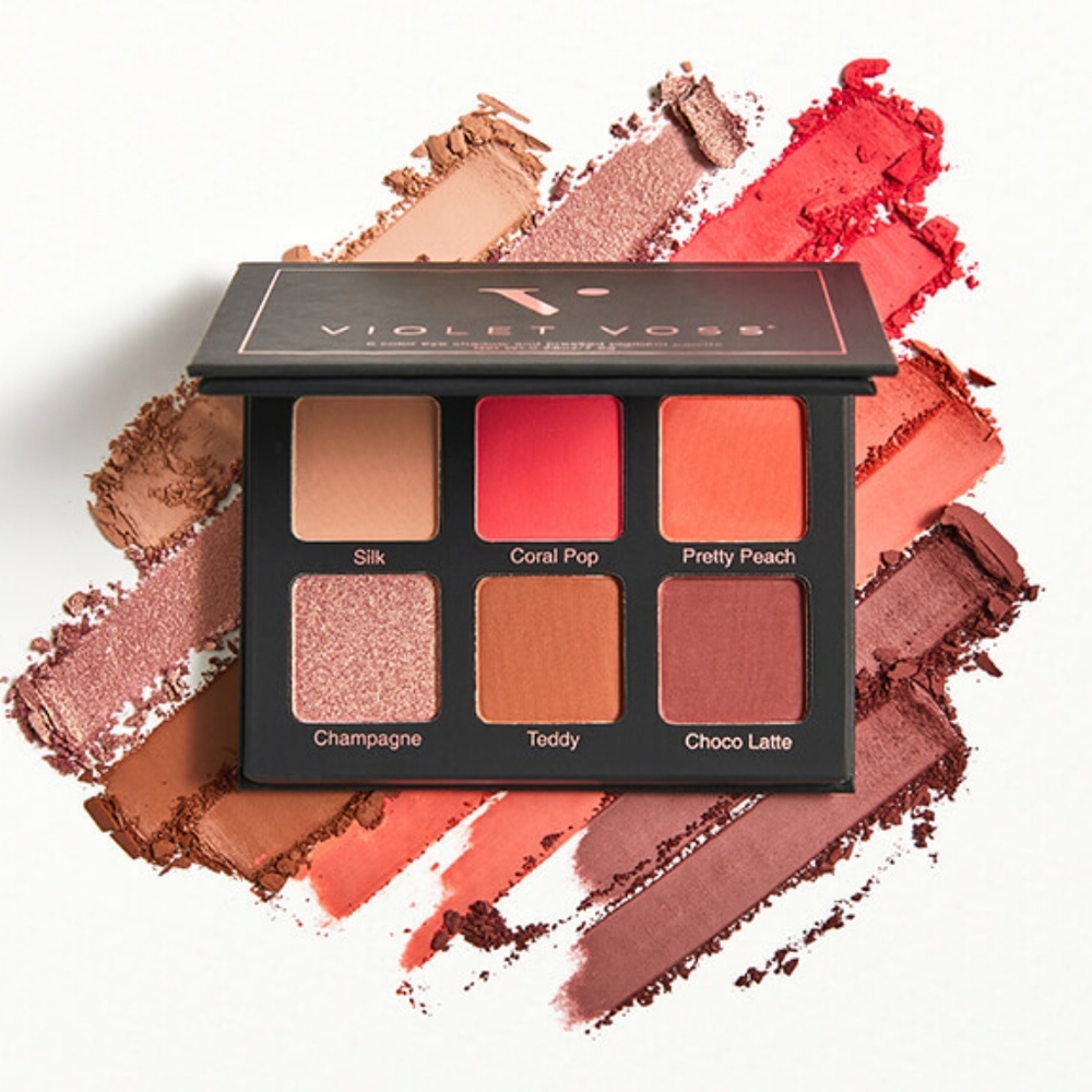VIOLET VOSS

Coral Pop Eyeshadow Palette

NIB